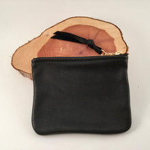 Load image into Gallery viewer, Deerskin Zipper Pouch Brass Zipper