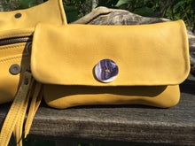 Load image into Gallery viewer, Deerskin Wristlet Wallet with Wampum
